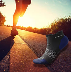 1 Pair 🌿 Bamboo Ankle Socks for Men & Women - Black with Elegant Blue Heel - Large/Extra Large - L/XL - DrSleeep.ae